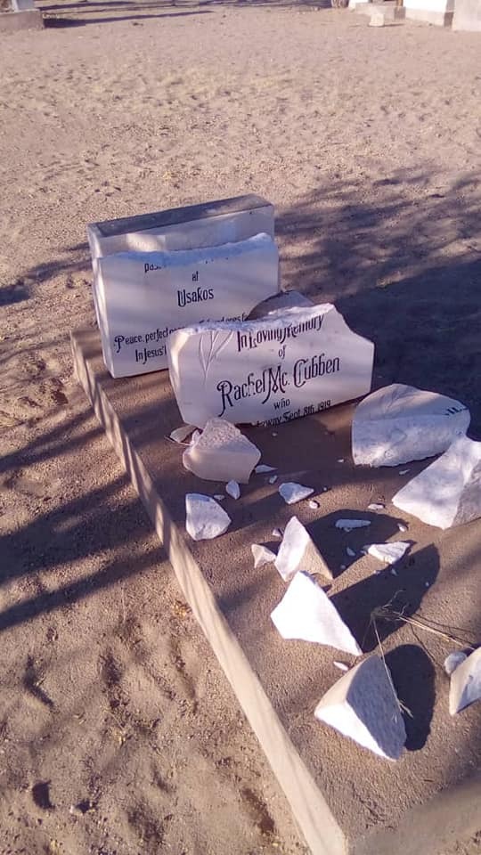 Vandals destroy graves in Usakos
