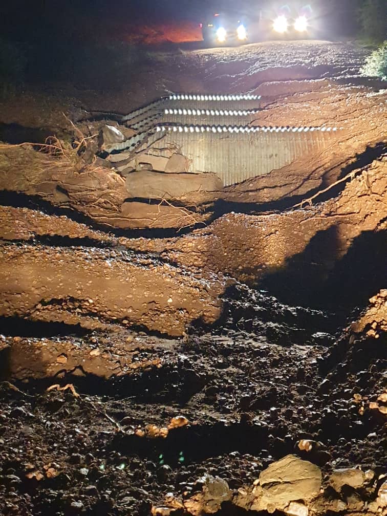 Windhoek drowned trapped bakkie washed away raging river Khomas Hochland