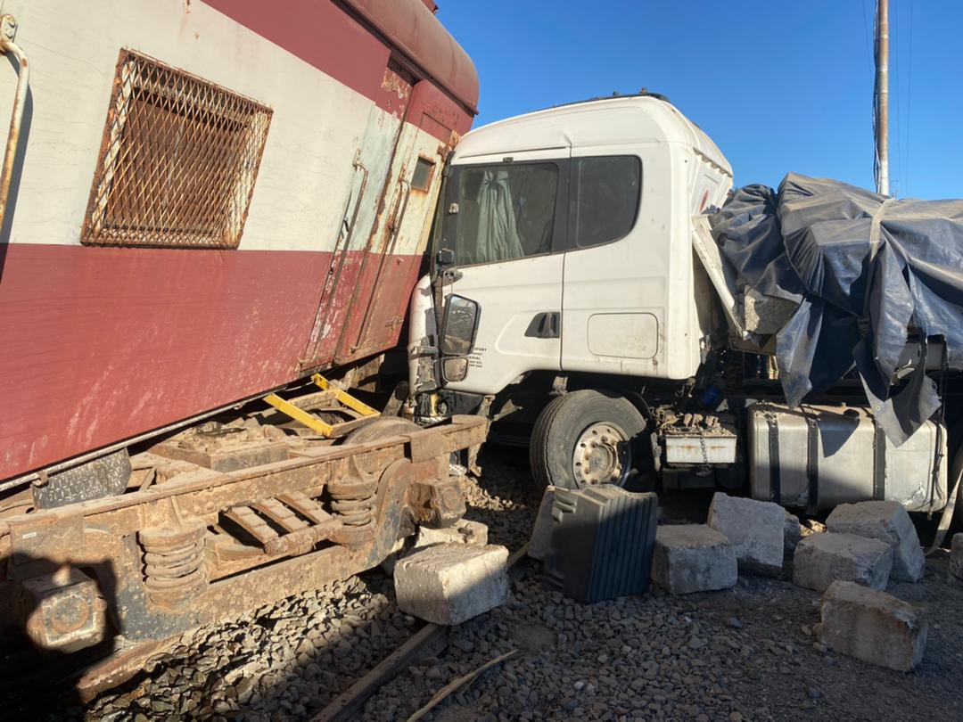Truck crash causes chaos in Usakos