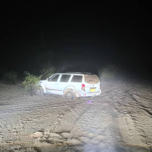 Police hunting robbery Namibian Police hunting gang armed robbers Swakop River knifepoint robbing car